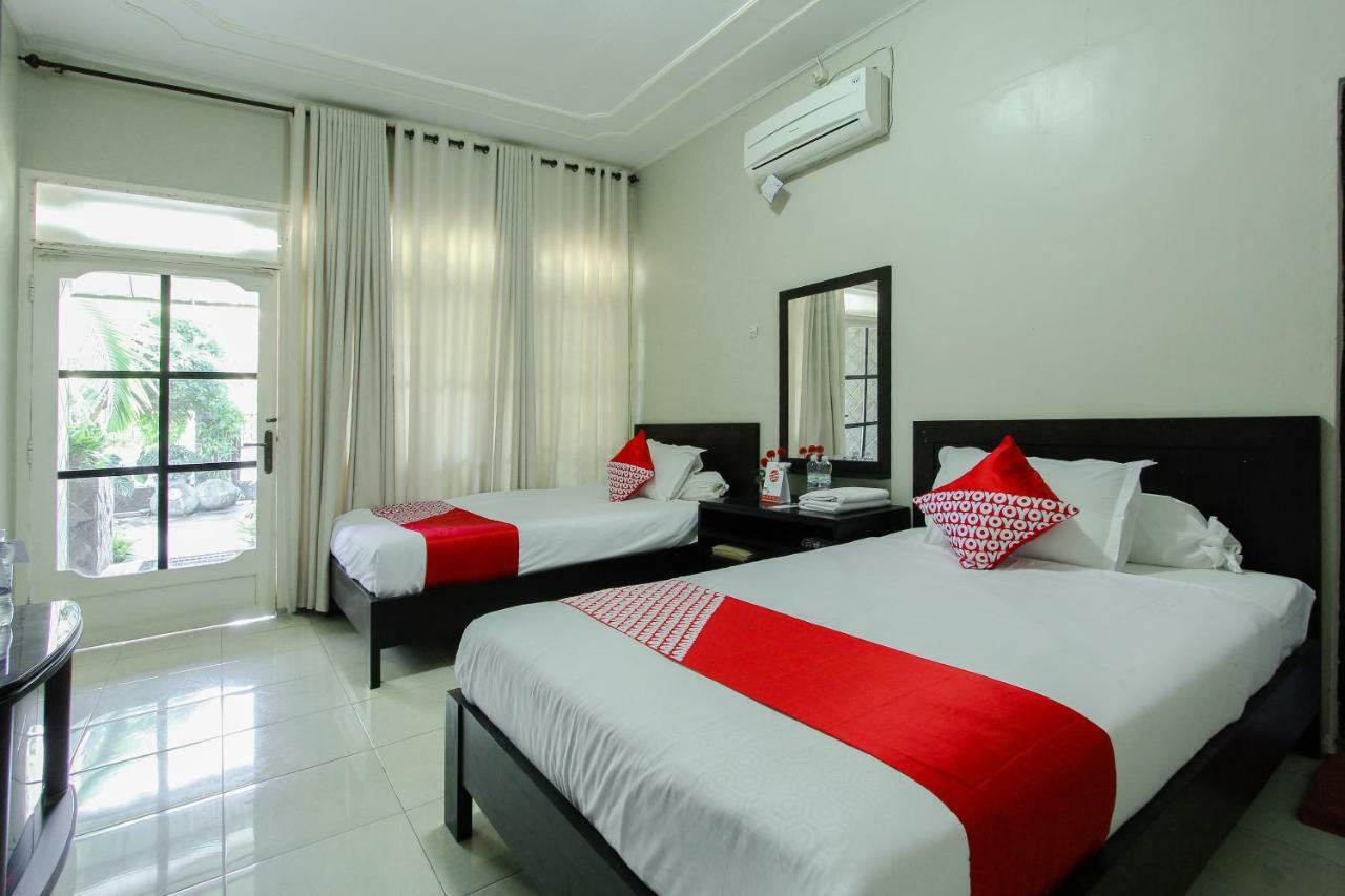 Oyo 1361 Singosari Family Residence Banyuwangi  Kültér fotó