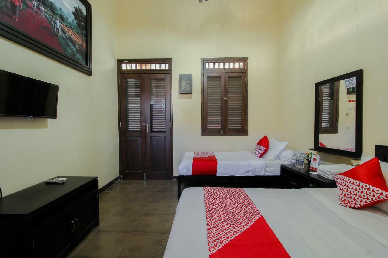 Oyo 1361 Singosari Family Residence Banyuwangi  Kültér fotó